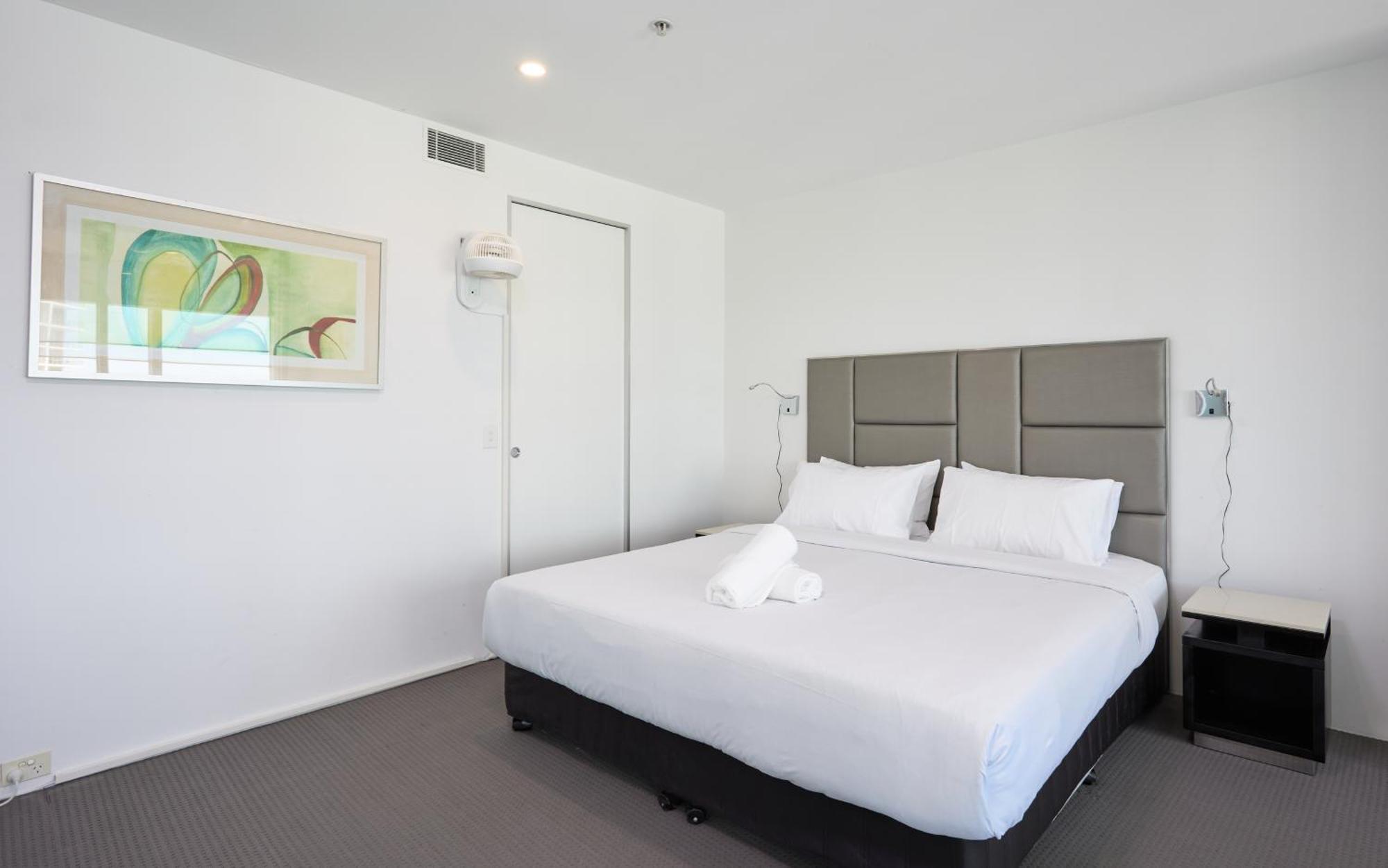 Serain Residences On 9 Hamilton Avenue Gold Coast Eksteriør bilde