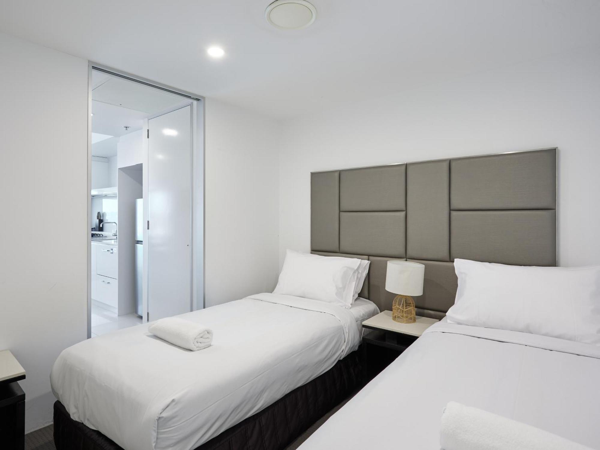 Serain Residences On 9 Hamilton Avenue Gold Coast Eksteriør bilde