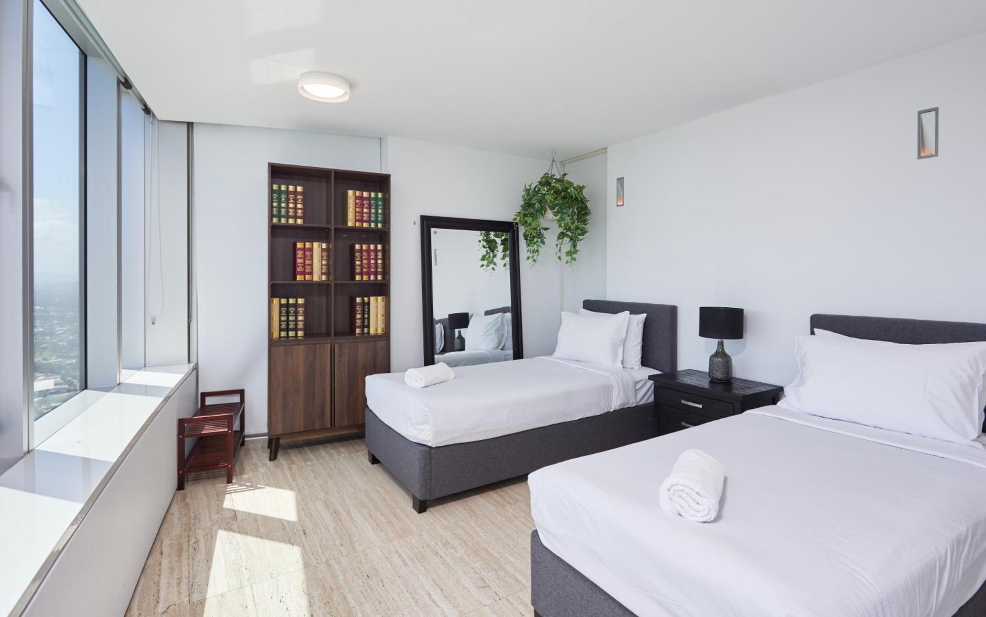 Serain Residences On 9 Hamilton Avenue Gold Coast Eksteriør bilde